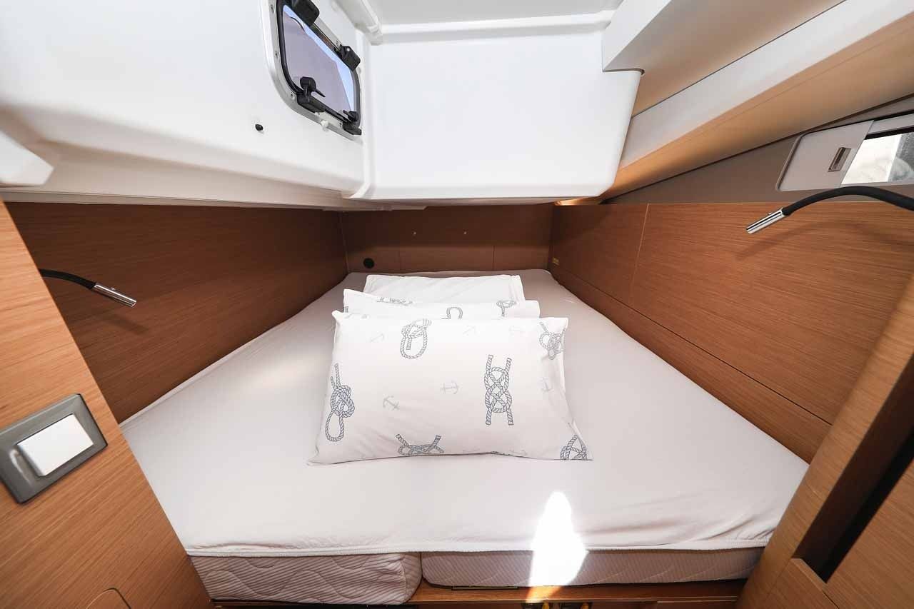 Jeanneau Sun Odyssey 440 | Follow Your Dream