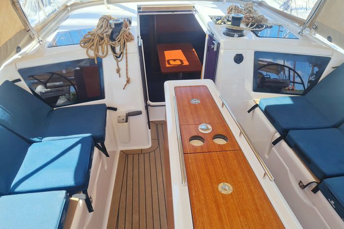 Dufour 390 | Elena