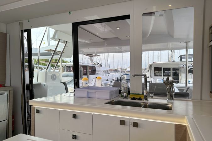 Fountaine Pajot Astrea 42 | Arisa