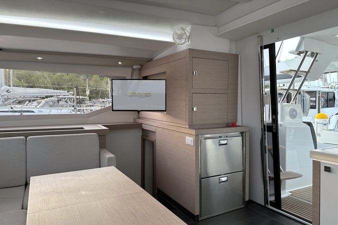 Fountaine Pajot Astrea 42 | Arisa