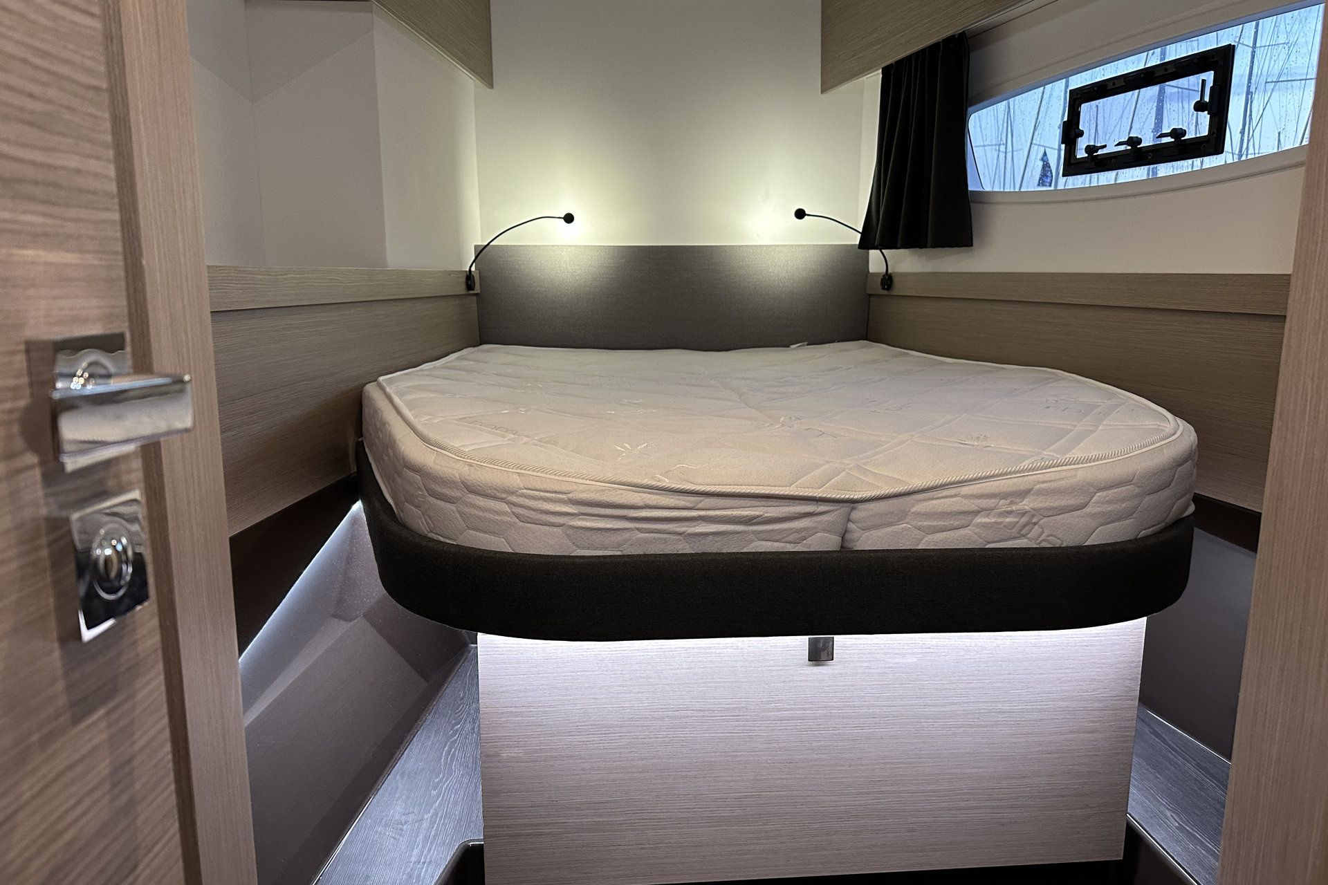 Fountaine Pajot Astrea 42 | Arisa