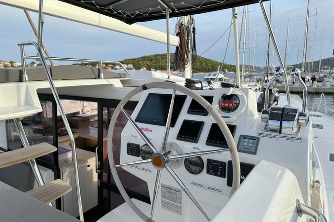 Fountaine Pajot Astrea 42 | Arisa