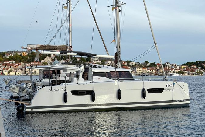 Fountaine Pajot Astrea 42 | Arisa