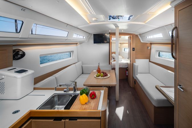 Jeanneau Sun Odyssey 380 | Nala