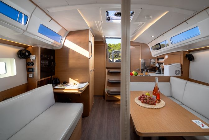 Jeanneau Sun Odyssey 380 | Nala