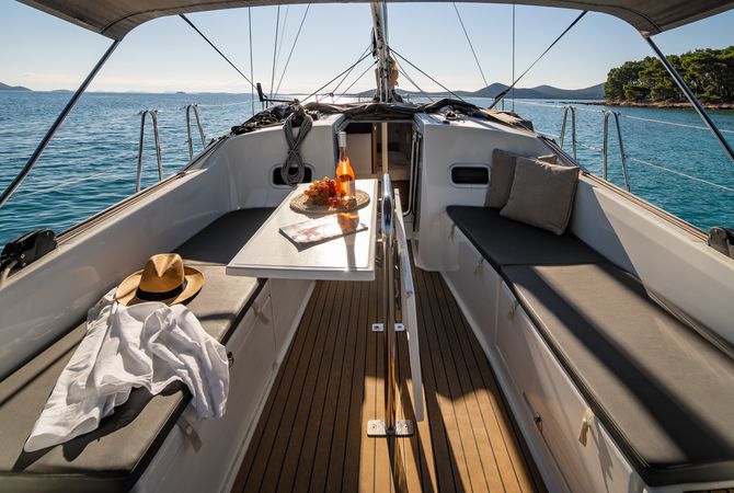 Jeanneau Sun Odyssey 380 | Nala