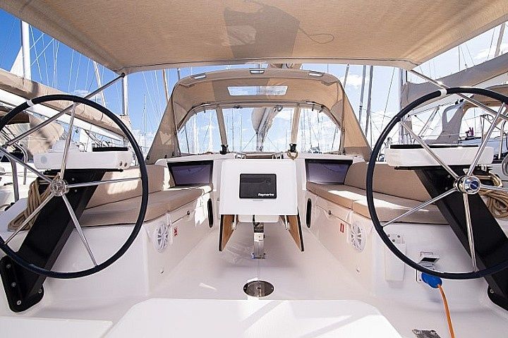Dufour 390 | Barone