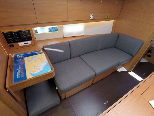 Dufour 390 | Barone