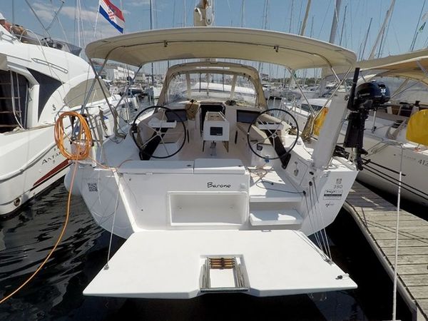 Dufour 390 | Barone
