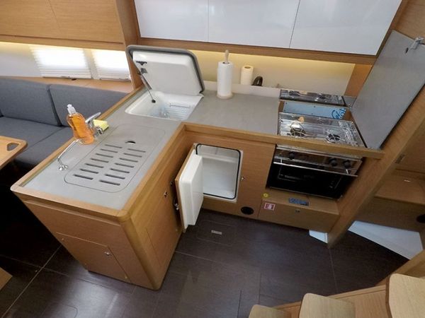 Dufour 390 | Barone