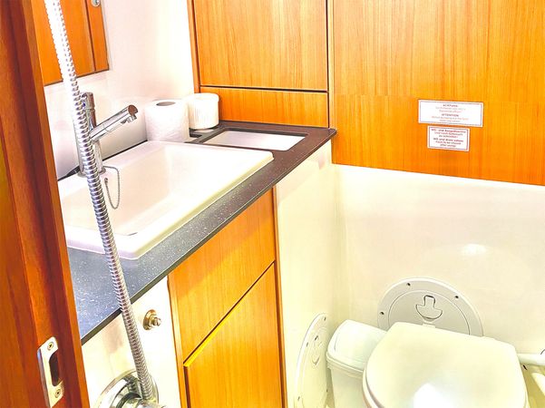 Bavaria Cruiser 40 | Priceless