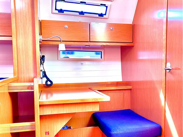 Bavaria Cruiser 40 | Priceless