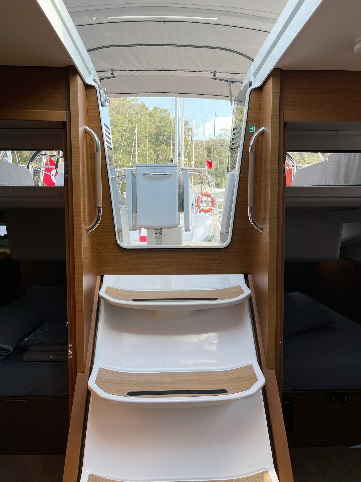 Jeanneau Sun Odyssey 440 | Yakamozi
