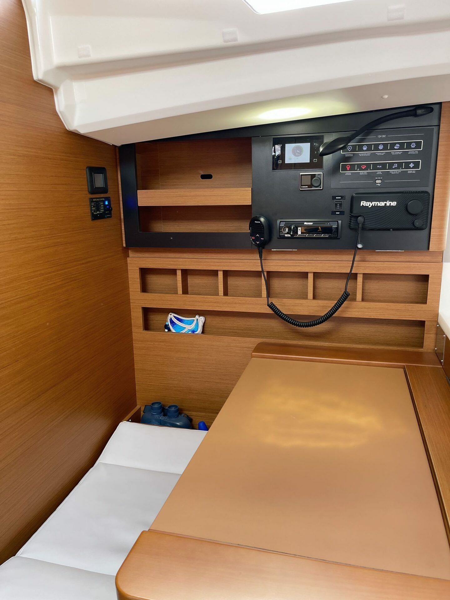 Jeanneau Sun Odyssey 440 | Yakamozi