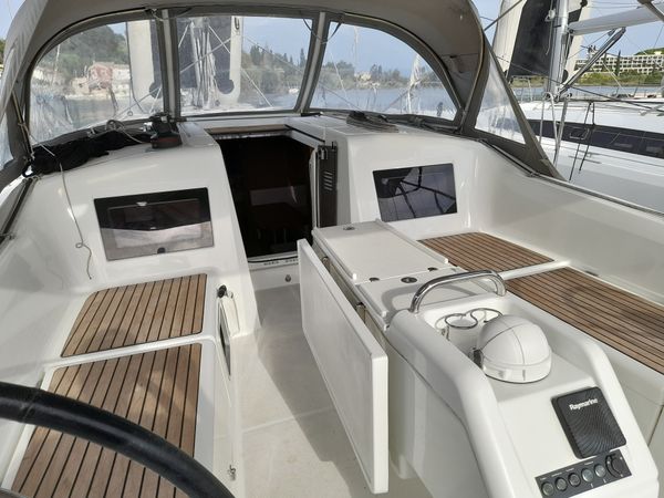 Jeanneau Sun Odyssey 410 | Aloha