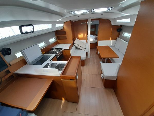 Jeanneau Sun Odyssey 410 | Aloha