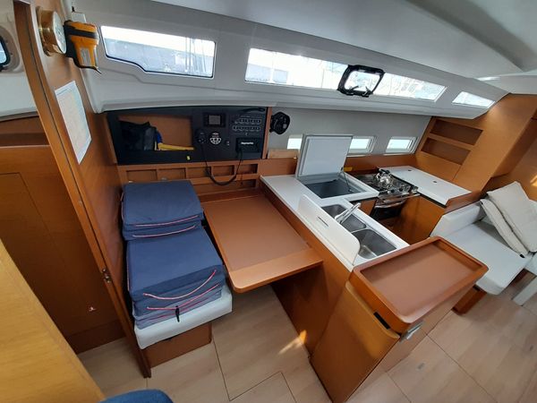 Jeanneau Sun Odyssey 410 | Aloha