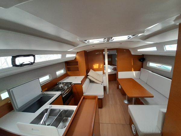 Jeanneau Sun Odyssey 410 | Aloha