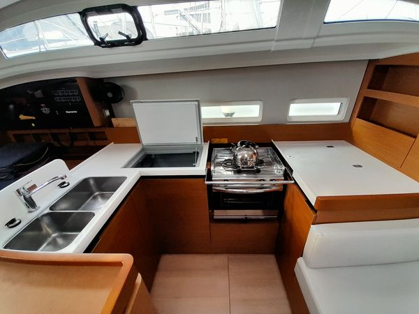 Jeanneau Sun Odyssey 410 | Aloha