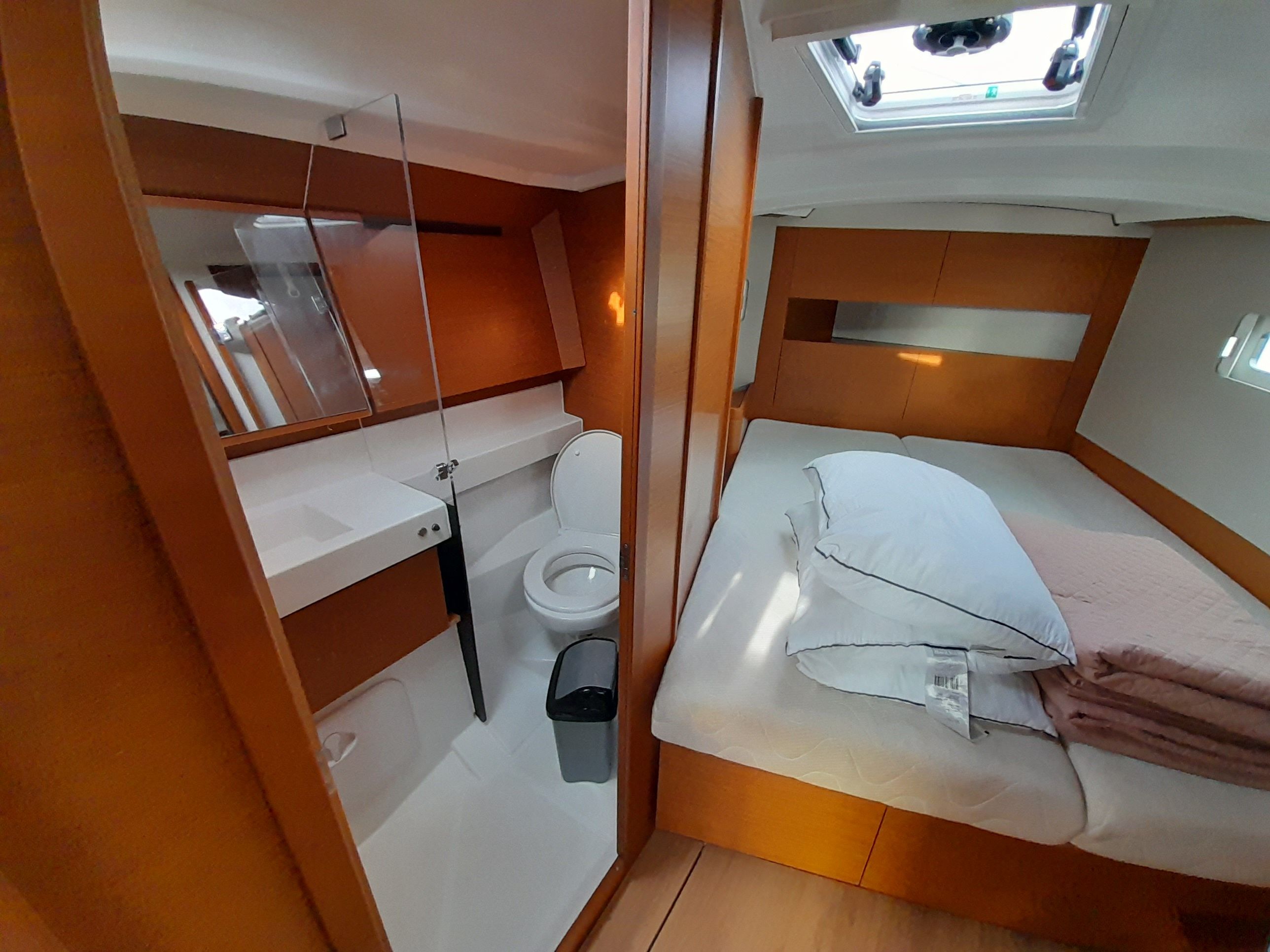 Jeanneau Sun Odyssey 410 | Aloha