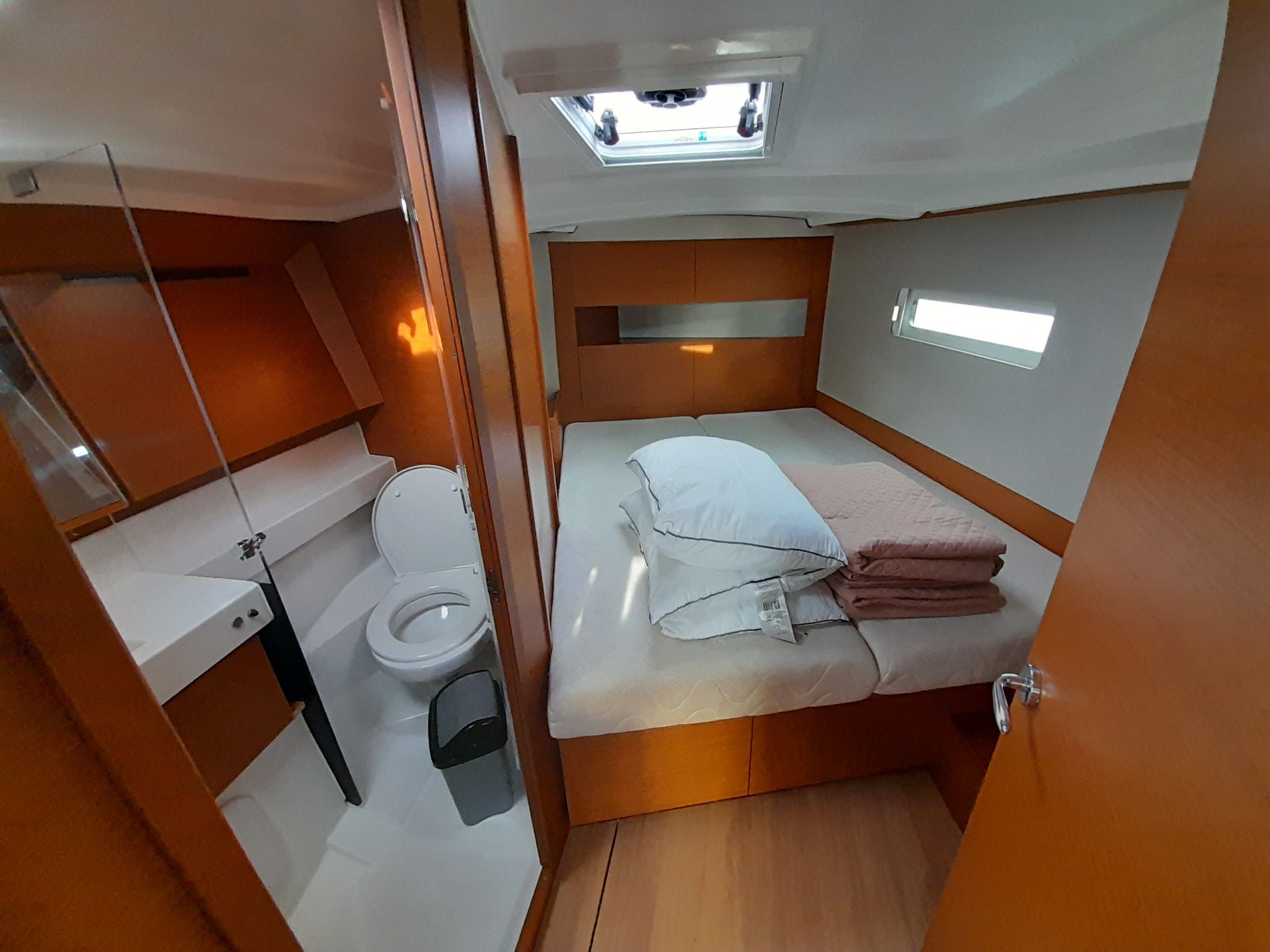 Jeanneau Sun Odyssey 410 | Aloha