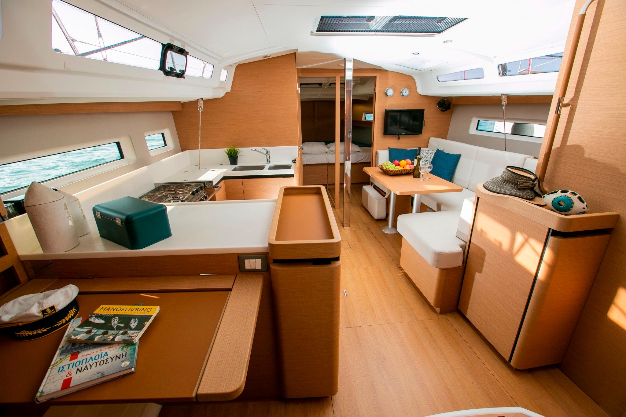 Jeanneau Sun Odyssey 440 | Black Bird