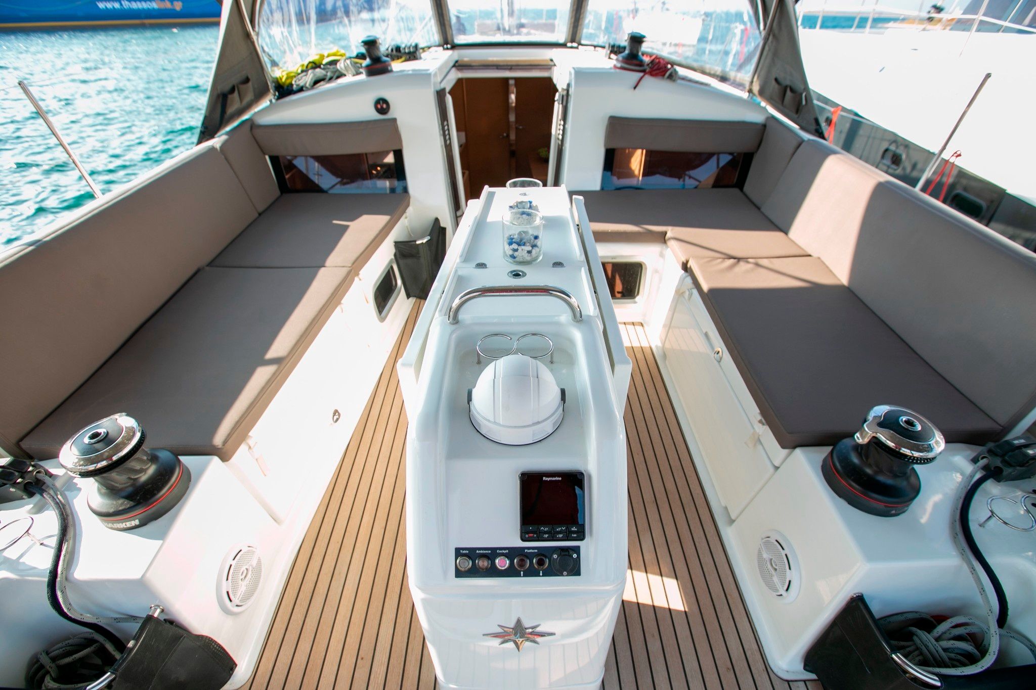 Jeanneau Sun Odyssey 440 | Black Bird