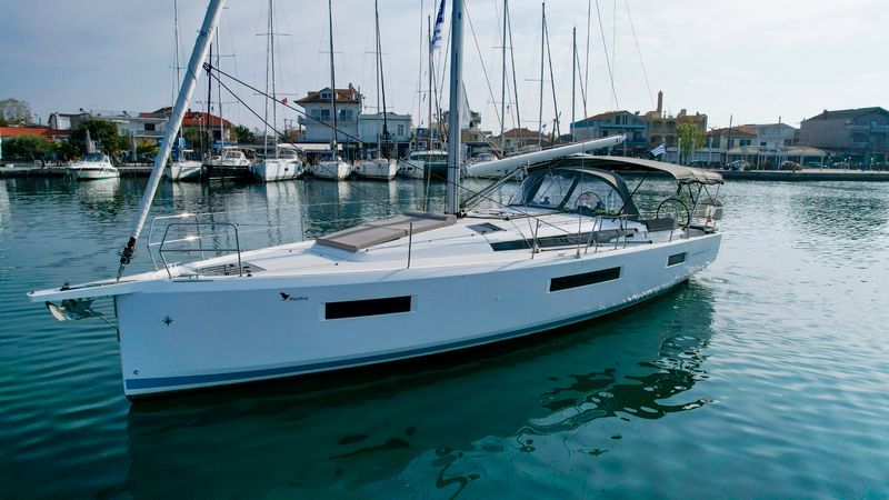 Jeanneau Sun Odyssey 440 | Black Bird