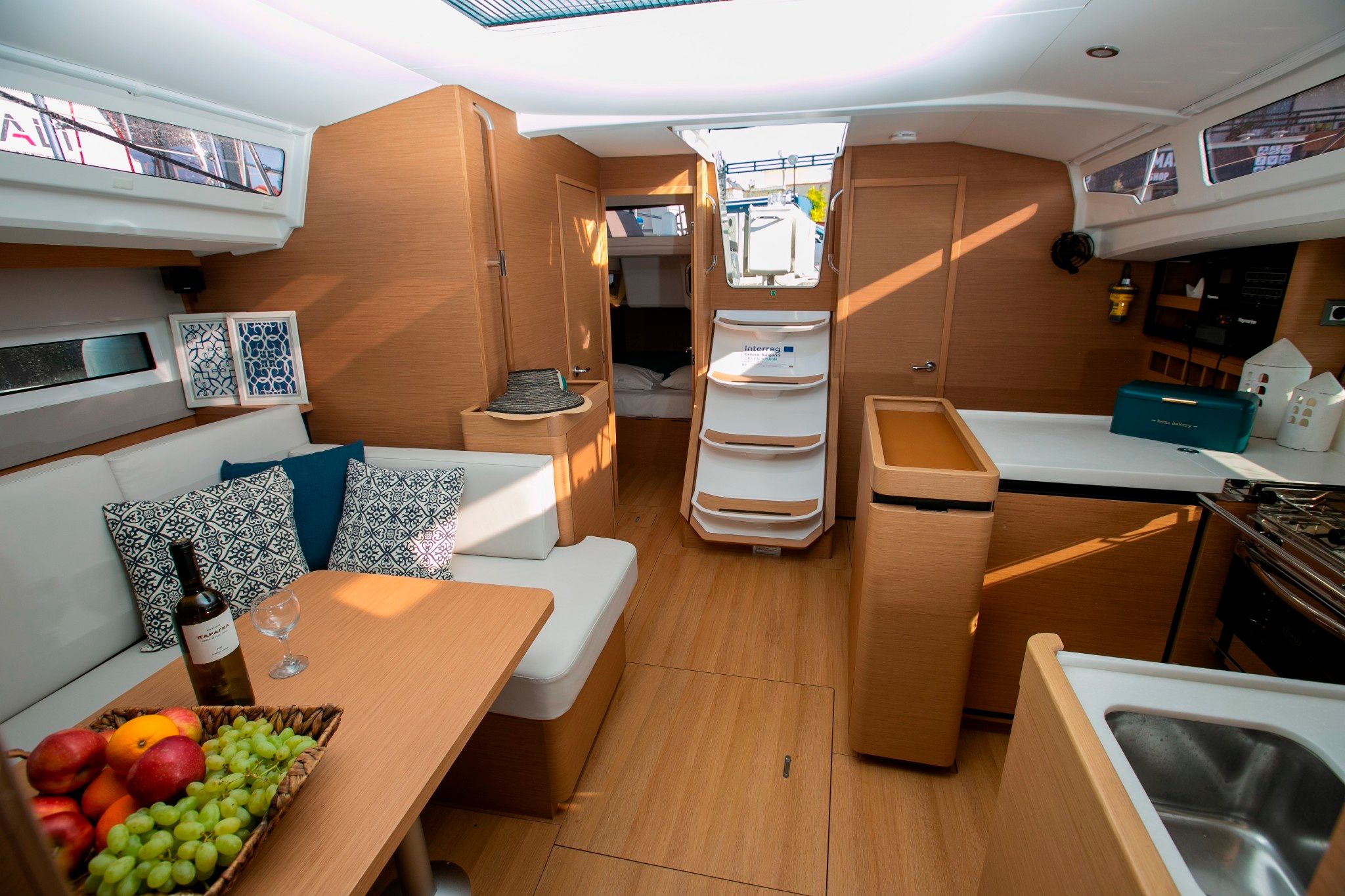 Jeanneau Sun Odyssey 440 | Black Bird