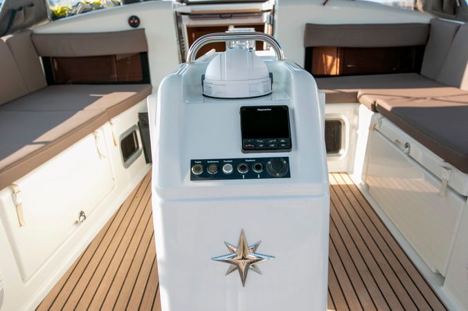 Jeanneau Sun Odyssey 440 | Black Bird
