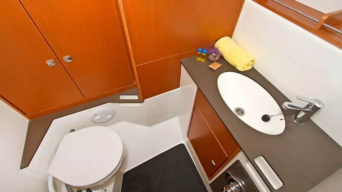 Bavaria Cruiser 37 | Evala