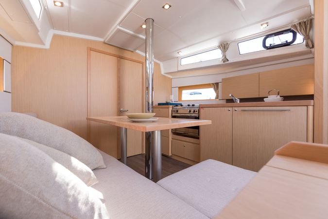 Beneteau Oceanis 38.1 | TeoDora