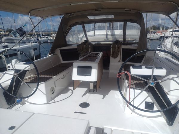 Dufour 430 | Cirrus
