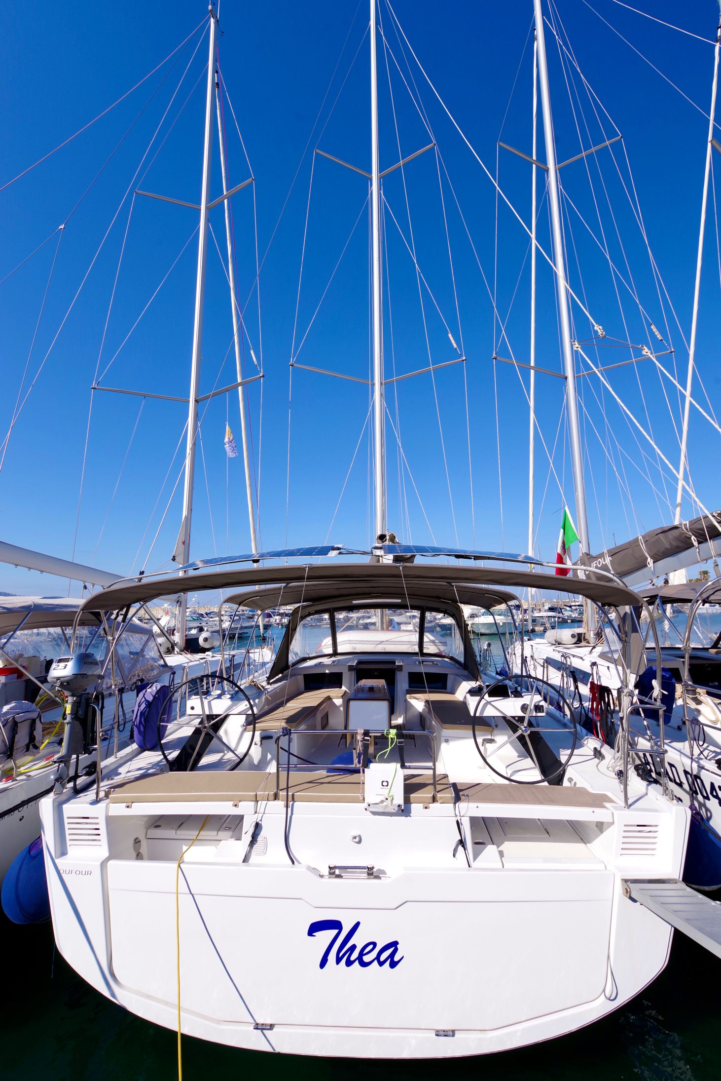 Dufour 530 | Thea