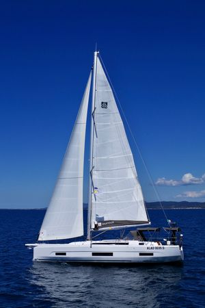Dufour 470 | Lucia