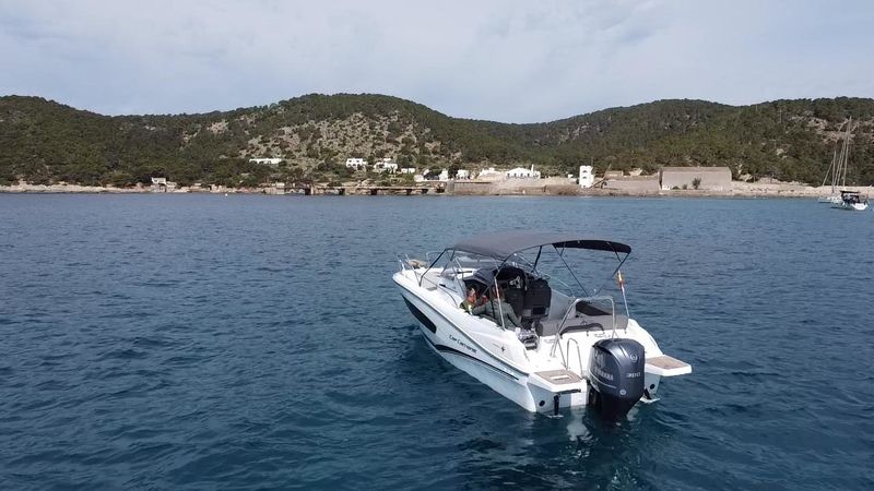 Jeanneau Cap Camarat 7.5 | Walkaround