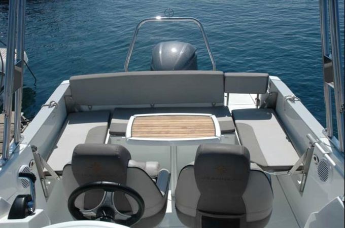 Jeanneau Cap Camarat 7.5 | Walkaround