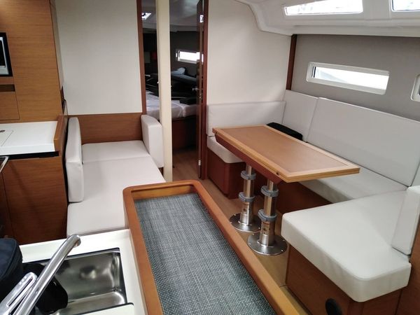 Jeanneau Sun Odyssey 410 | Rocking Chair 2