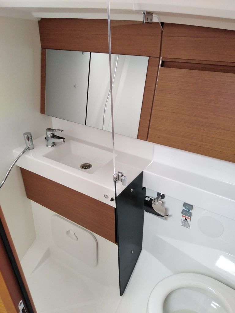 Jeanneau Sun Odyssey 410 | Rocking Chair 2