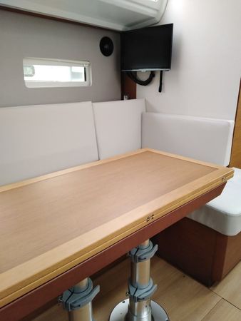 Jeanneau Sun Odyssey 410 | Rocking Chair 2