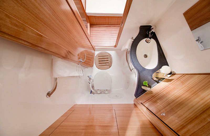 Bavaria Cruiser 40 | Mamba Negra