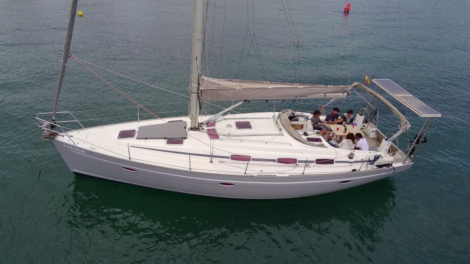 Bavaria Cruiser 40 | Mamba Negra