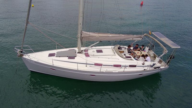 Bavaria Cruiser 40 | Mamba Negra