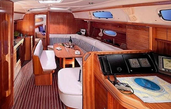 Bavaria Cruiser 40 | Mamba Negra