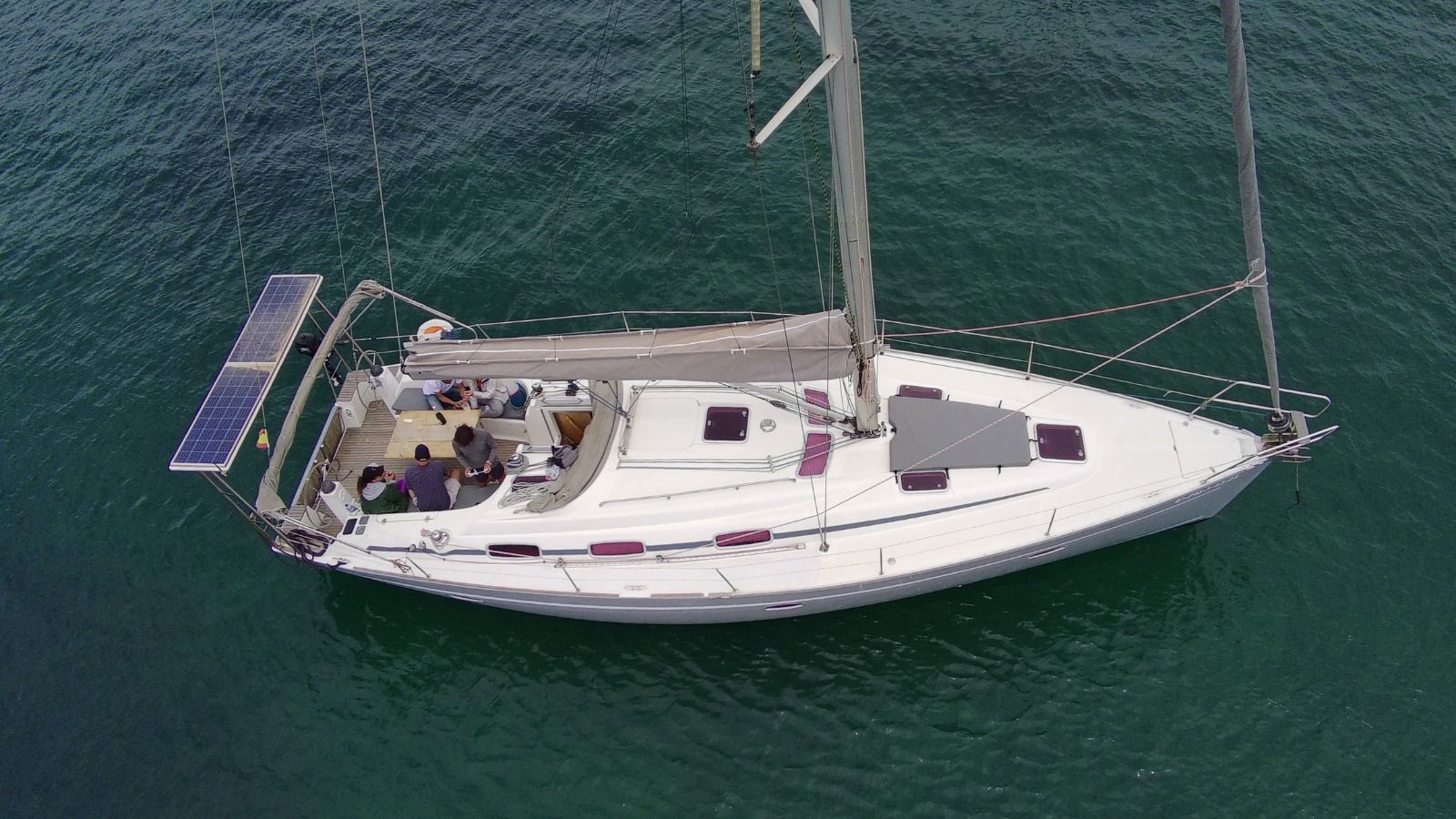 Bavaria Cruiser 40 | Mamba Negra