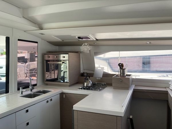 Fountaine Pajot Astrea 42 | Roxy 2