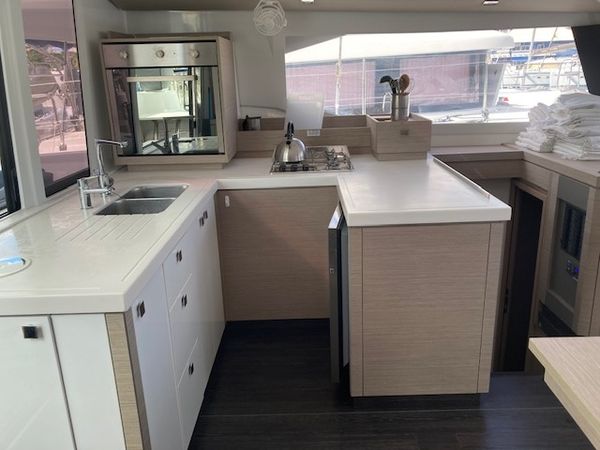Fountaine Pajot Astrea 42 | Roxy 2