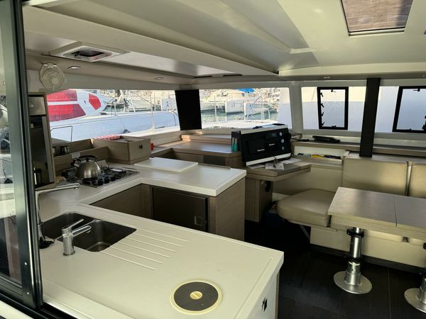 Fountaine Pajot Astrea 42 | Roxy 2