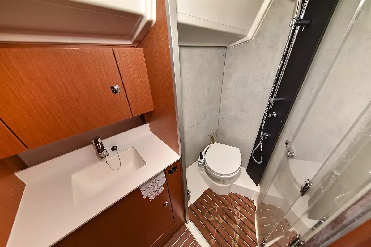 Bavaria C42 | Bella
