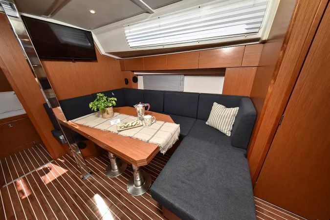 Bavaria C42 | Bella